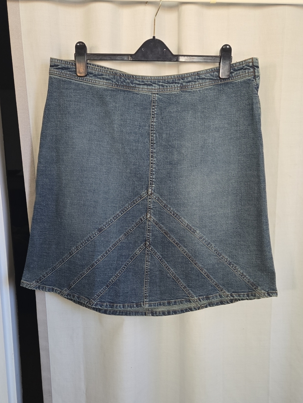 VTG... "Venezia"  Medium Blue Denim Chevron-Panel A-Line Skirt – Size 18 - Picture 2 of 10